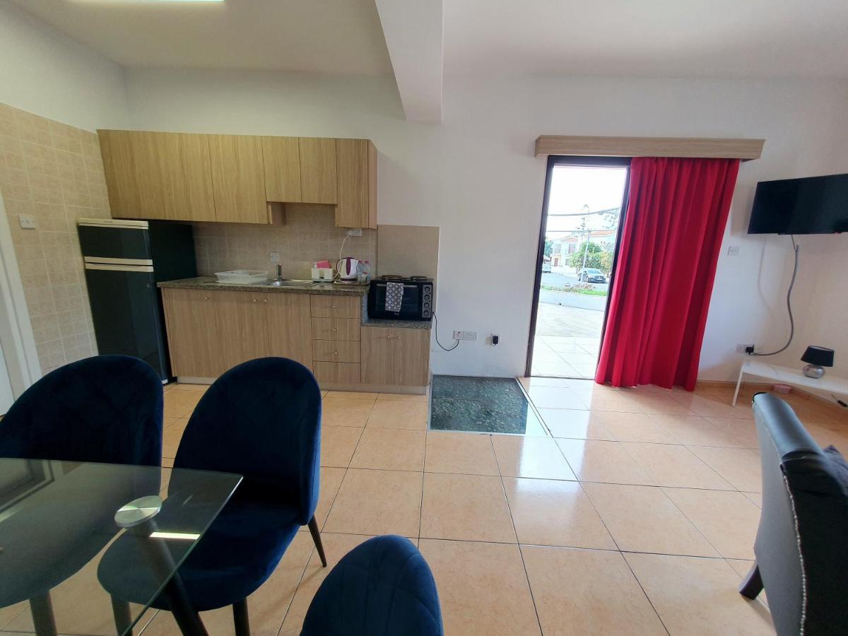 Valentina Apartments 파포스 외부 사진