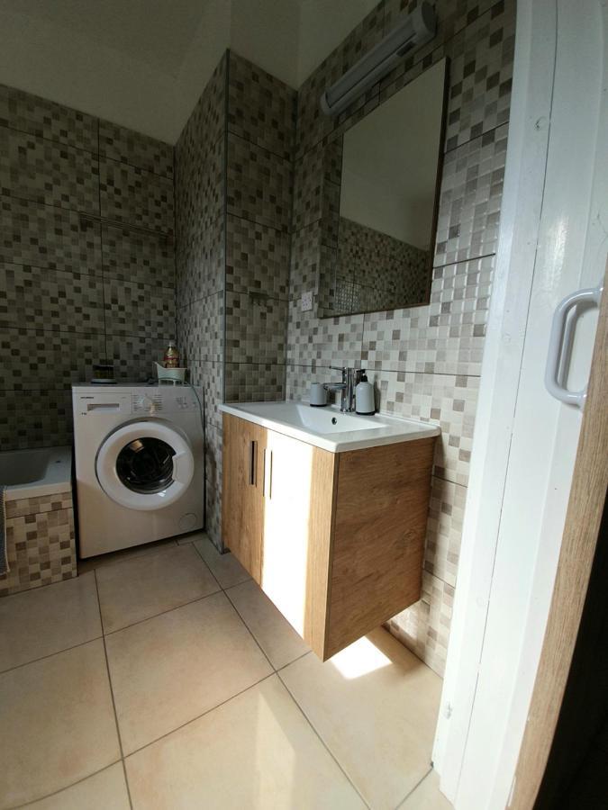 Valentina Apartments 파포스 외부 사진