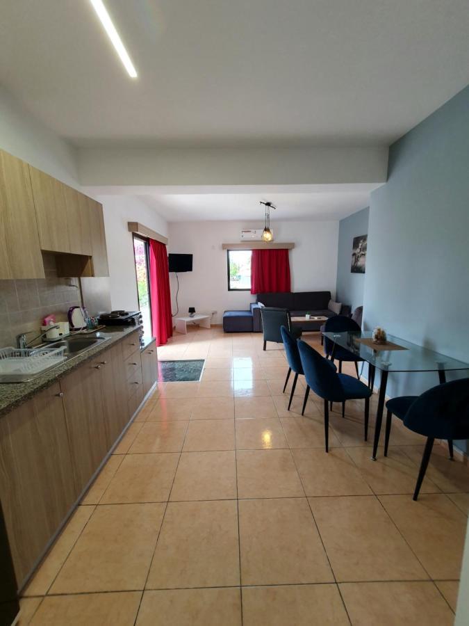 Valentina Apartments 파포스 객실 사진